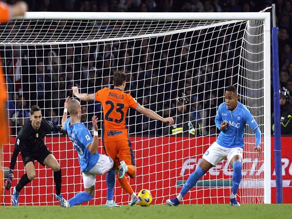 Bóng đá Quốc Tế chiều 4/12: Inter thắng 3-0 trước Napoli