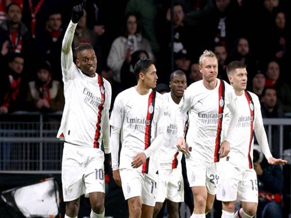 Bóng đá QT 23/2: AC Milan đoạt vé vào vòng 1/8 Europa League