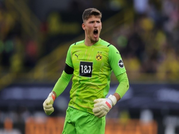 BĐ Anh: Gregor Kobel lọt tầm ngắm Chelsea và Newcastle