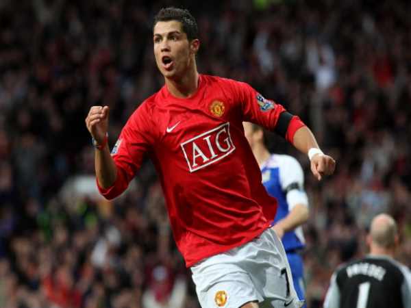 Ronaldo trong màu áo Manchester United