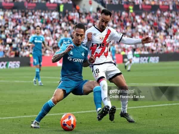 Real Betis và bài toán hàng thủ