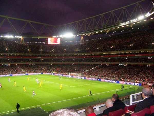 Emirates Stadium có gì đặc biệt? Khám phá sân nhà Arsenal