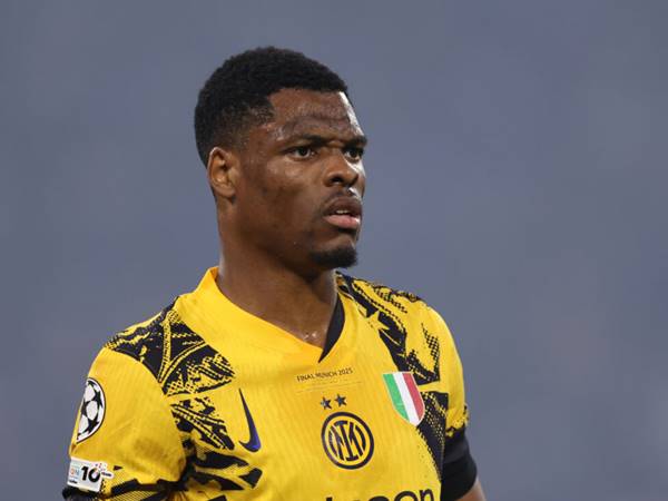 Tin Barca 3/7: Denzel Dumfries có khả năng gia nhập Barca
