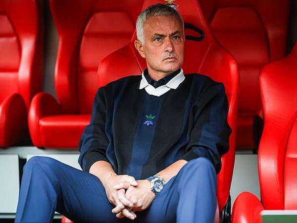 Mourinho chuẩn bị dẫn dắt Benfica sau cú sốc cúp C1