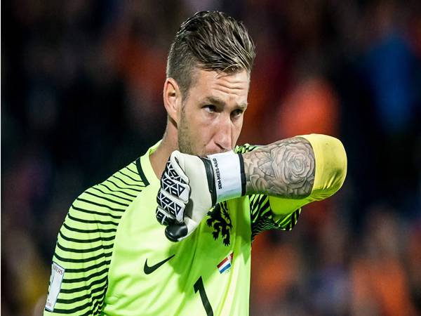 Maarten Stekelenburg – Người gác đền của thời kỳ chuyển giao