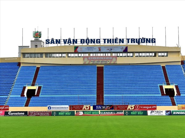 Sân vận động Thiên Trường: Khám phá ‘chảo lửa’ Thành Nam